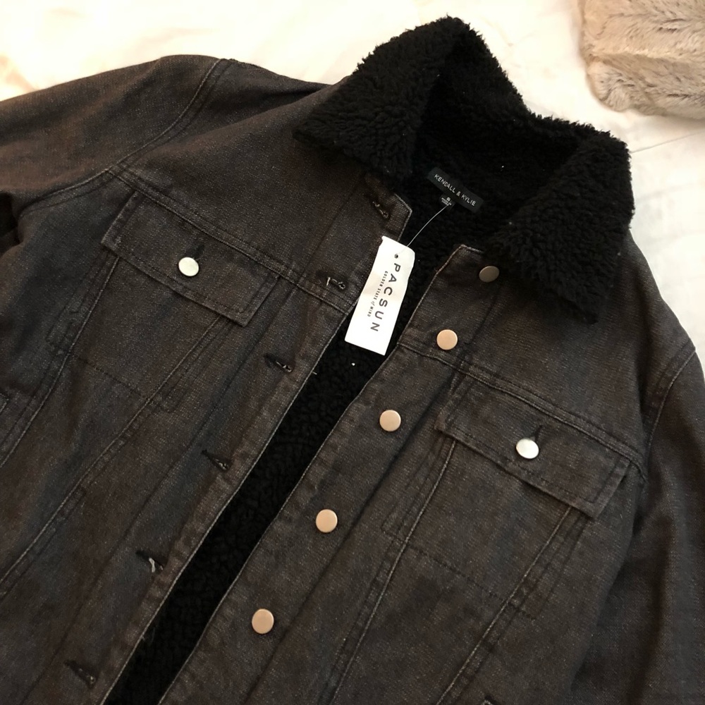Black Sherpa Jean Jacket - Kendall & Kylie